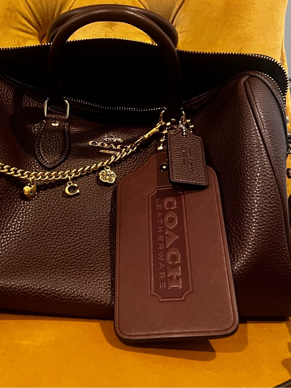 Coach XL brown hang tag
